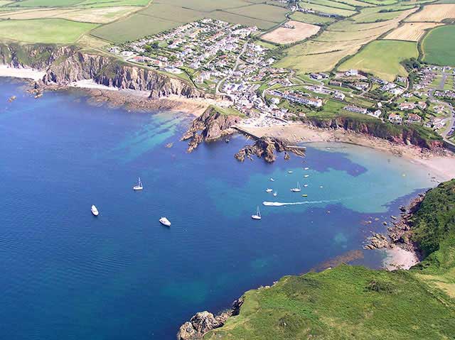 Discover The UK Challenge – Hope Cove– A Great British Espace